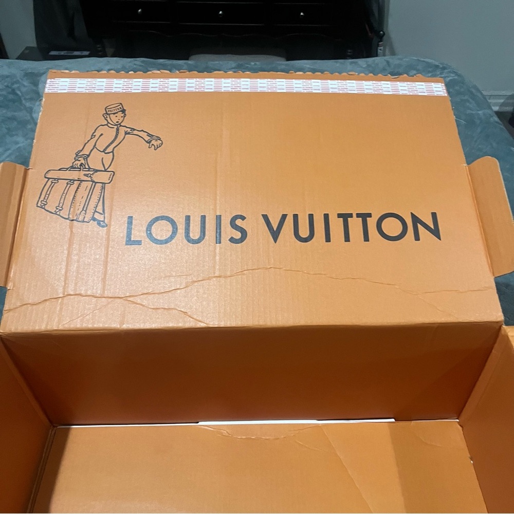 Louis Vuitton large discreet shipping Orange Box‎ - Picture 2 of 12